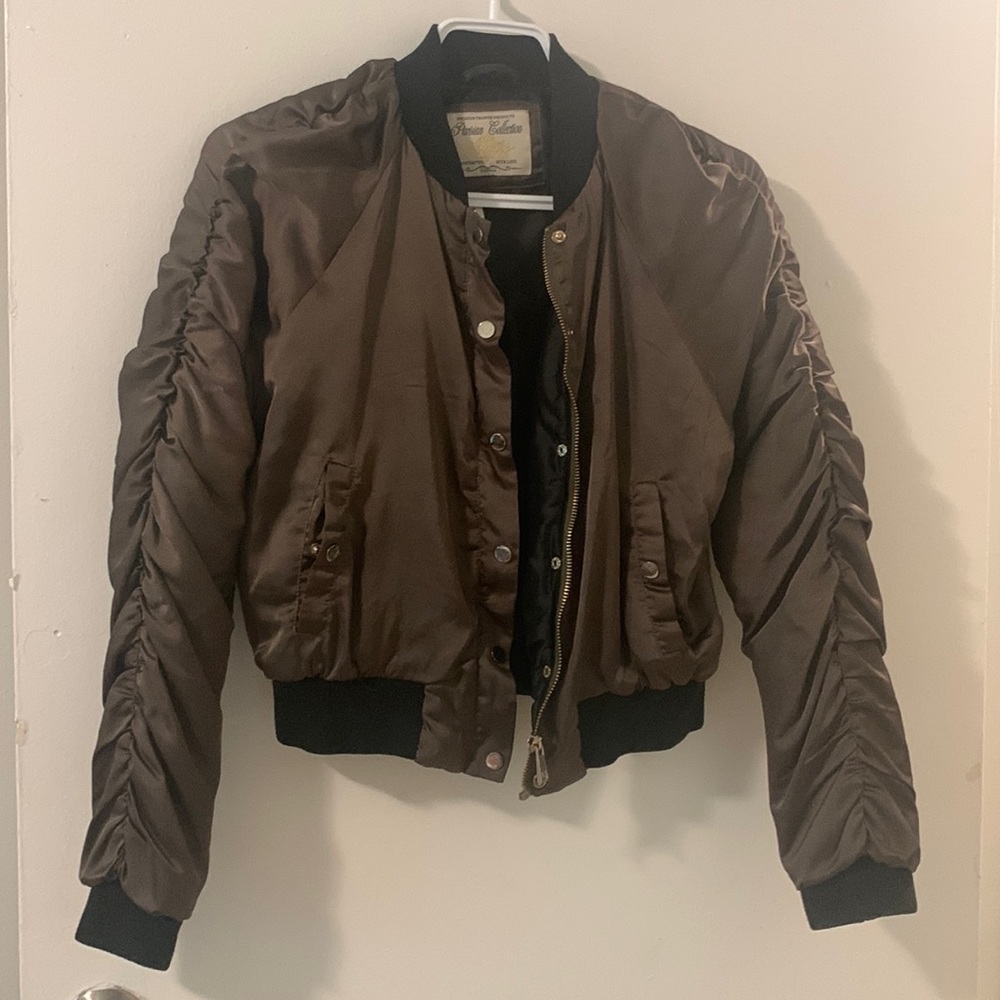 Parisian Collection Women’s Size Small Spring Puffer Cropped Jacket